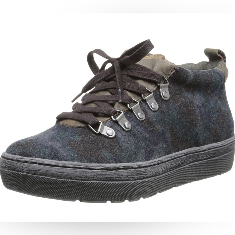 OTBT women's Green Lake Leather fabric sneaker dark bronze 6.5